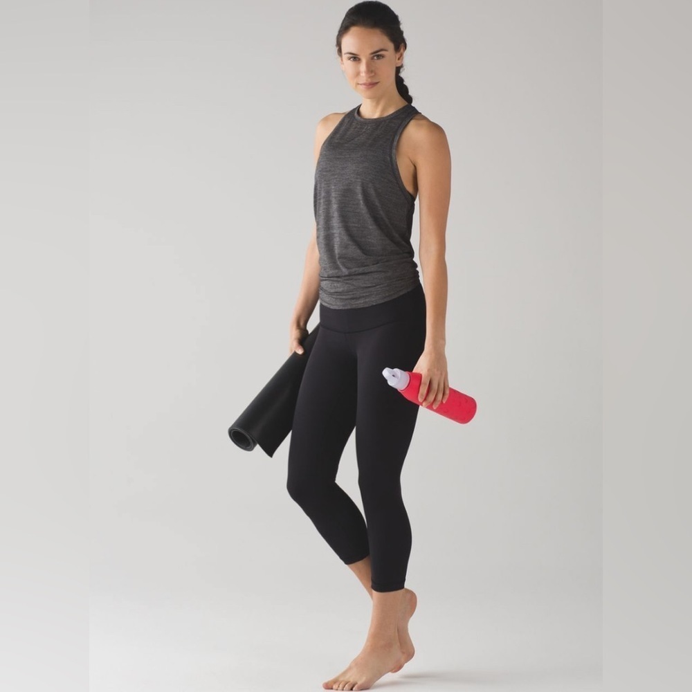 Lululemon Hot Like‎ Agni Singlet in heather gray, Size 4